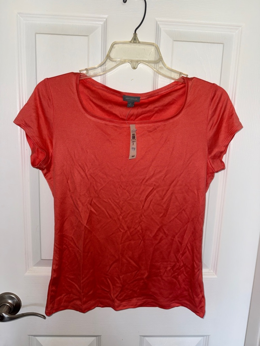 Ann Taylor Coral-Red Short Sleeve Scoop Neck Top